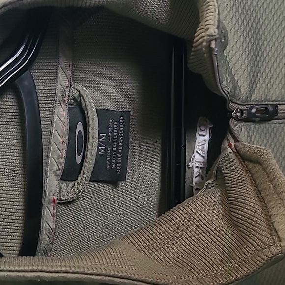 Men's Oakley 1/4 zip fleece - Picture 2 of 4